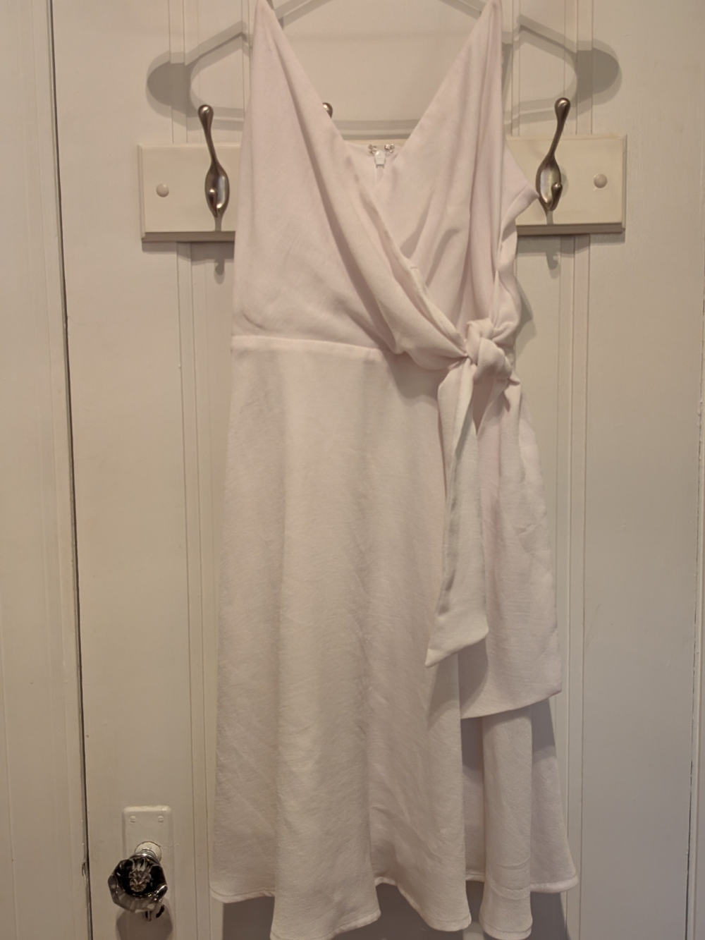 Express Feminine White Wrap Dress with Side Tie And Spaghetti Straps